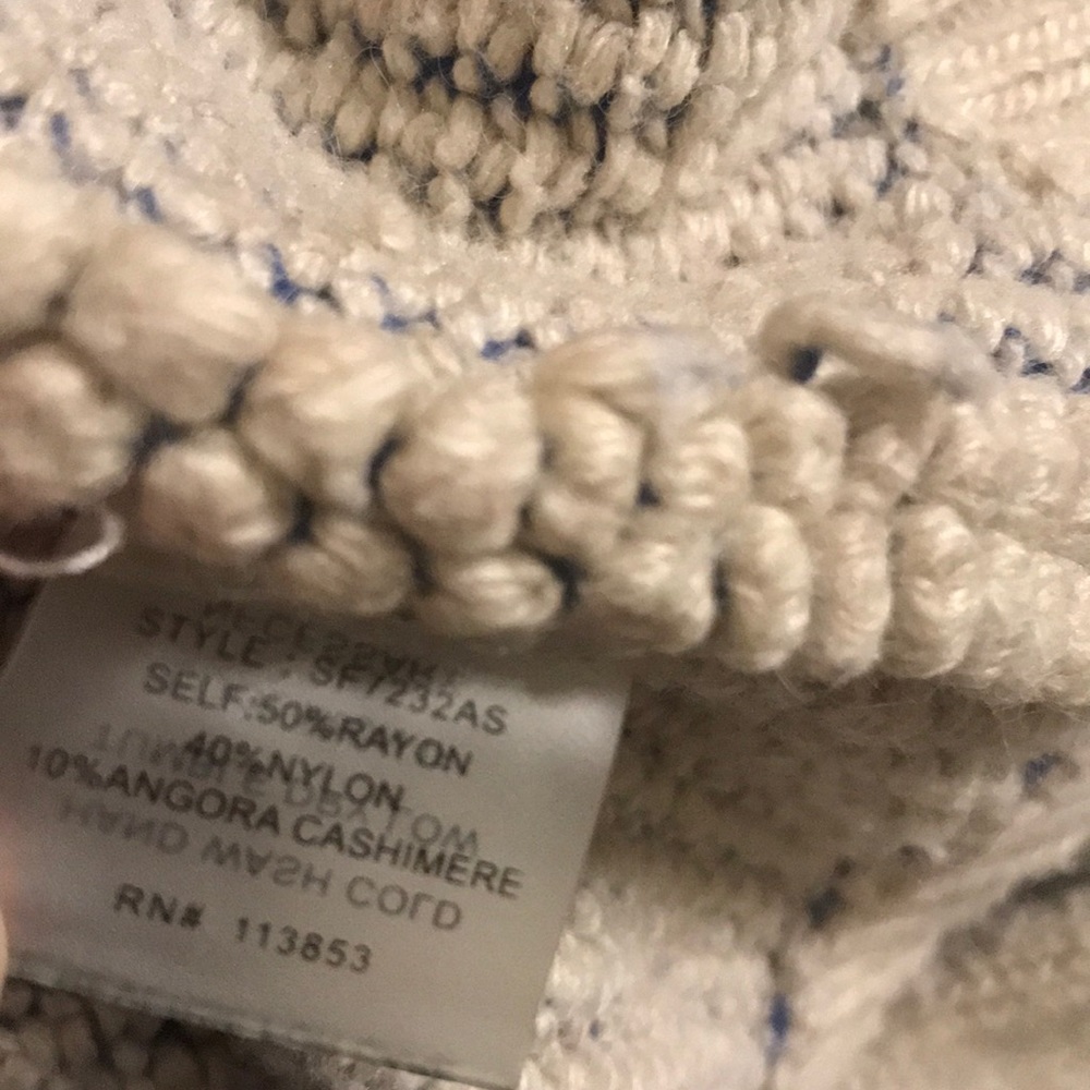 Sweater - Picture 3 of 3